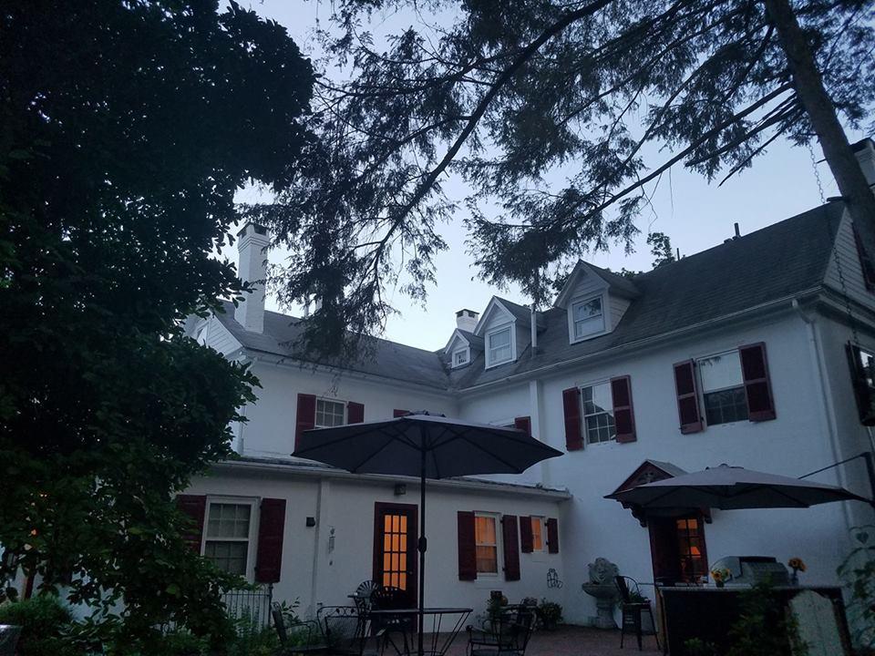 1777 Americana Inn & Lancaster Brewery 埃夫拉塔 外观 照片