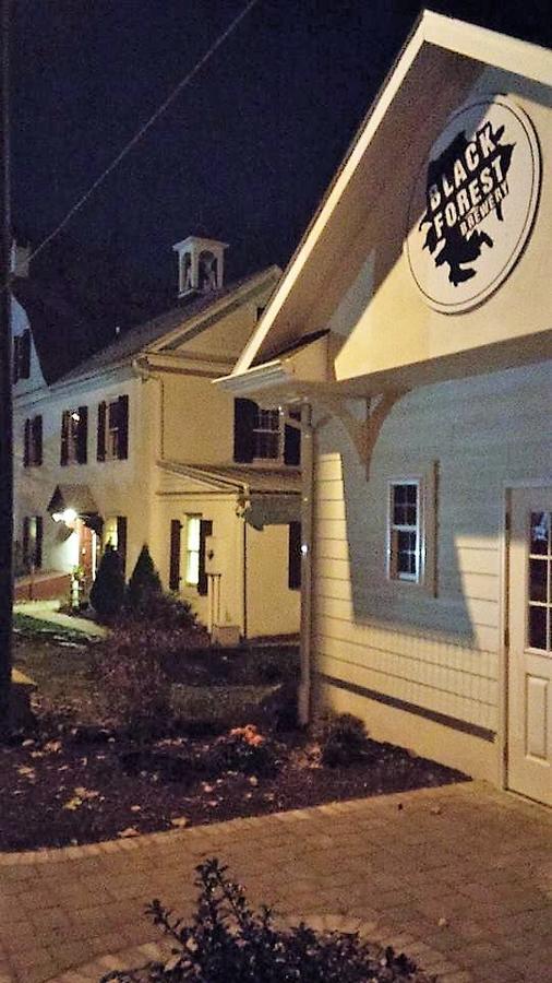 1777 Americana Inn & Lancaster Brewery 埃夫拉塔 外观 照片