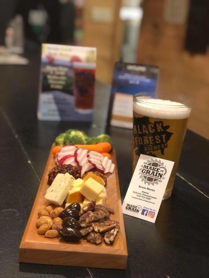 1777 Americana Inn & Lancaster Brewery 埃夫拉塔 外观 照片
